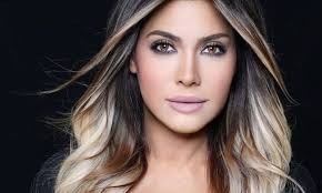 شاهدوا | النجمة اللبنانية "نوال الزغبي" تسخر من حديث وزير الصحة