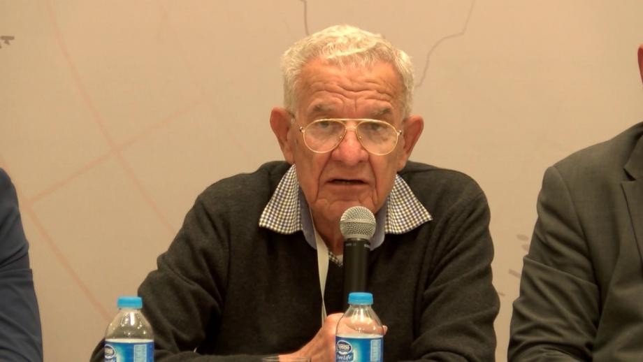الزعنون ينعى عضو المجلس الوطني أنيس القاسم