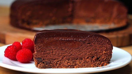 بالفيديو | طريقة تحضير "موس الشكولاته "مع البراونيز