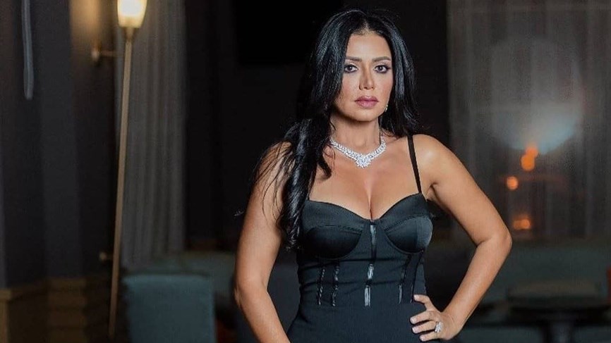 شاهدوا | النجمة المصرية "رانيا يوسف" في تصريحات جريئة .. علاقة حب من دون زواج