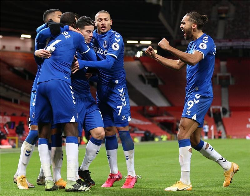 بالصور : ايفرتون يخطف تعادلا قاتلا من انياب مانشستر ينايتد