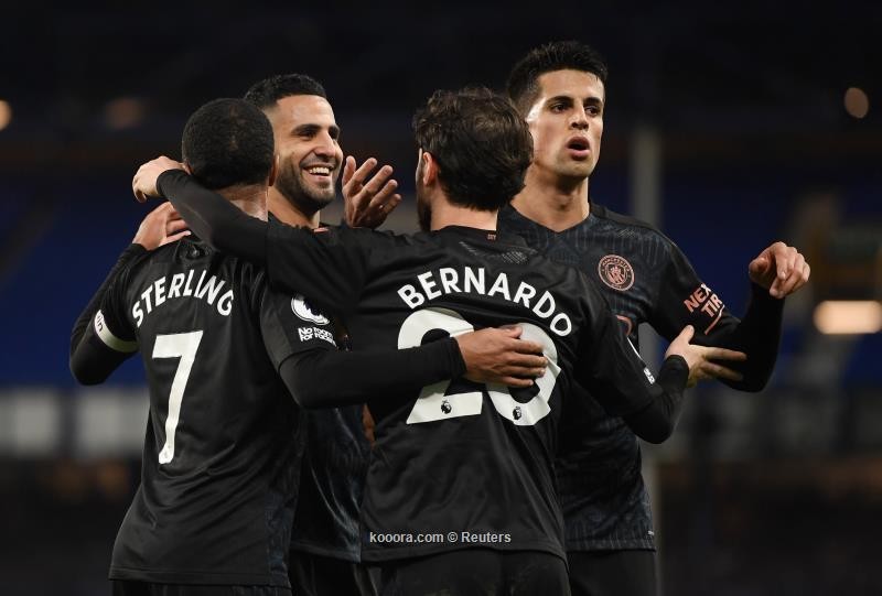 بالصور: مانشستر سيتي يكتفي بثلاثية في شباك إيفرتون