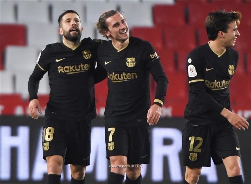 بوصلة باريس تتجه لنجم جديد في برشلونة