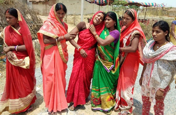 شاهدوا | عائلة تبيع "ابنتها" لدفع تكاليف علاج الابن الأكبر سنا