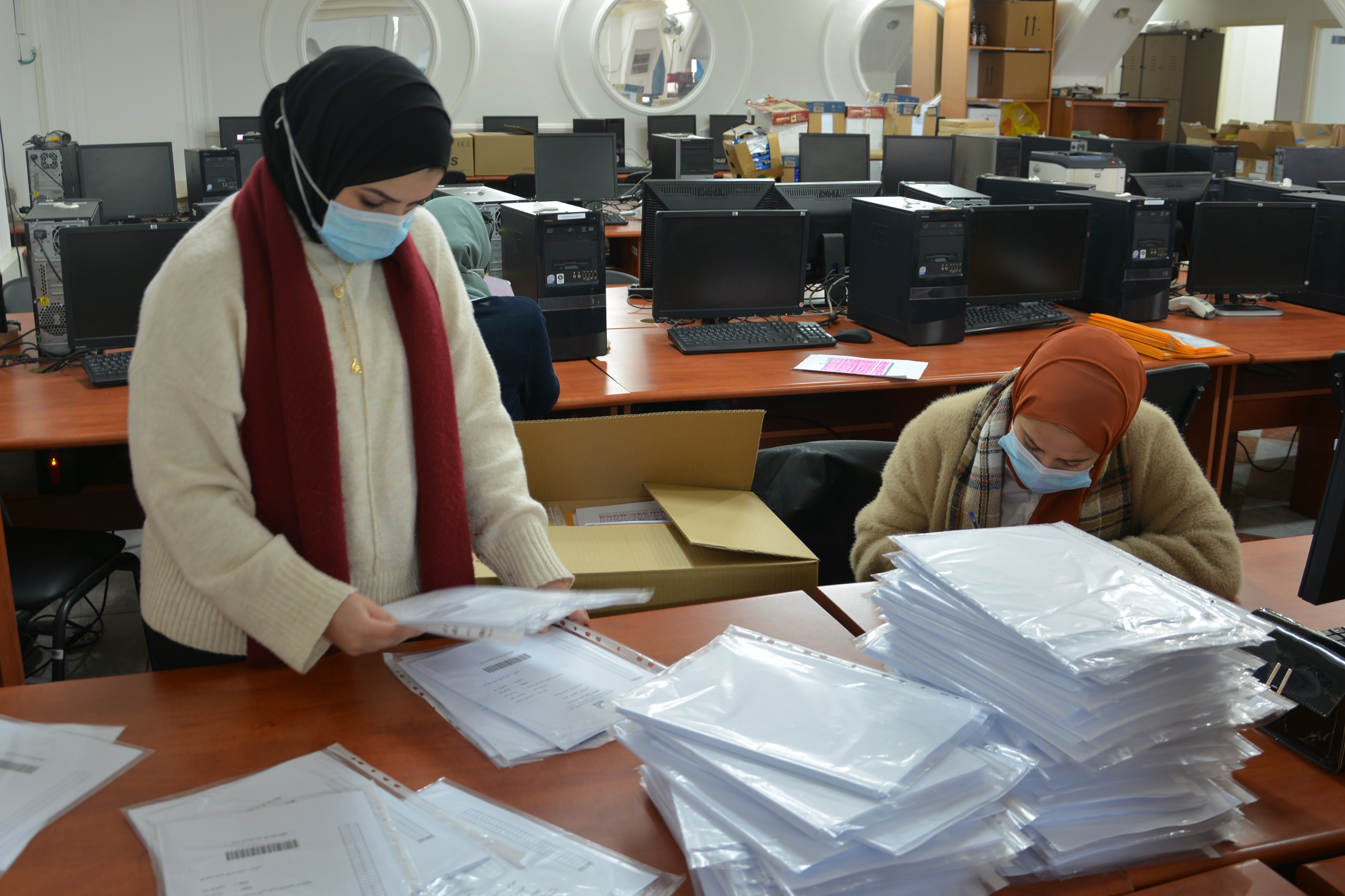 بدء طباعة سجل الناخبين تمهيدًا لتوزيعه على مراكز النشر والاعتراض
