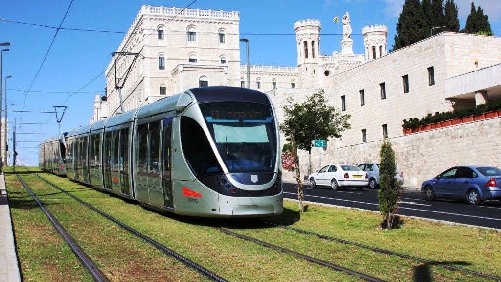 حكومة الاحتلال تصادق على وقف المواصلات العامة للقدس