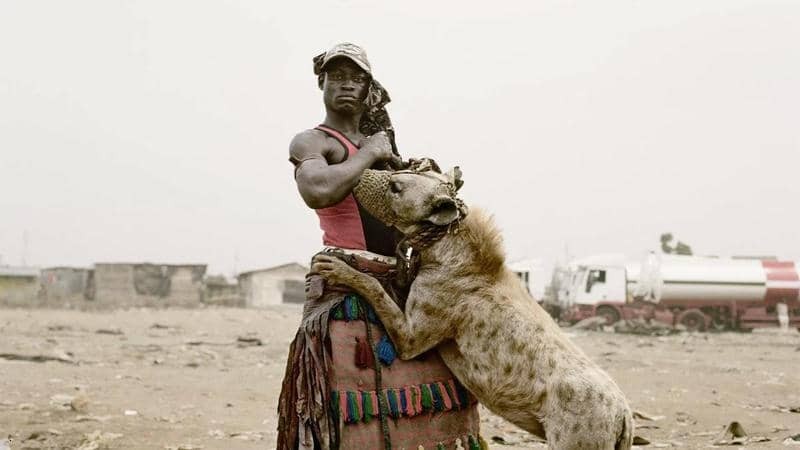 بالصور | قصة علاقة مع أشرس حيوان لـ"رجال الضباع" في نيجيريا