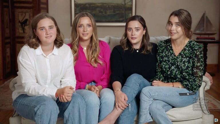 شاهدوا | حفيدة بايدن تمازحه في "يوم الرؤساء"