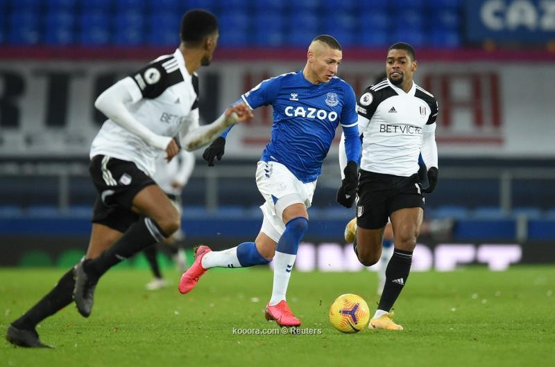 بالصور: فولهام يفجر مفاجأة ويقهر إيفرتون في عقر داره