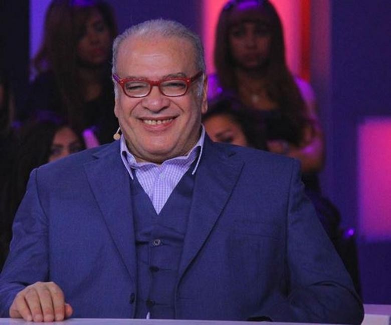 شاهدوا: " اعملكو عدس"... صلاح عبد الله فى أحدث ظهور وسط الطقس البارد