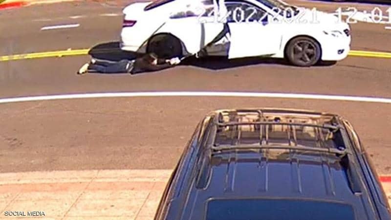 شاهدوا | فيديو يوثق حادثة سرقة.. وموقف "بطولي" من الضحية