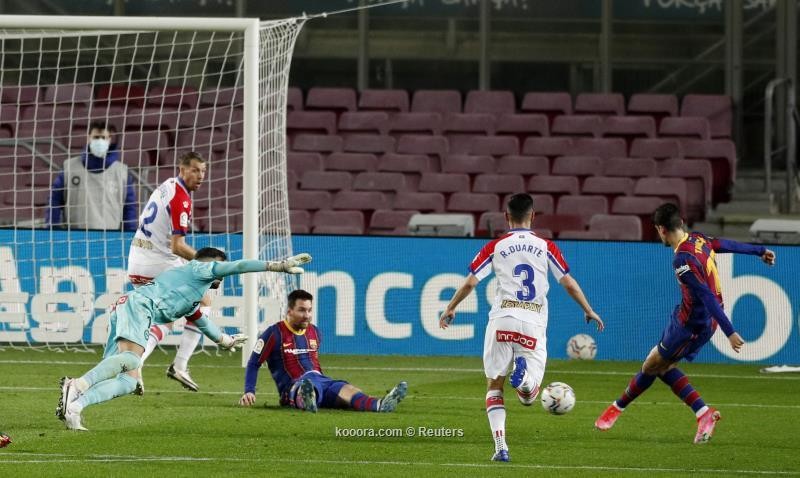 بالصور : ميسي يقود برشلونة لسحق الافيس بخماسية