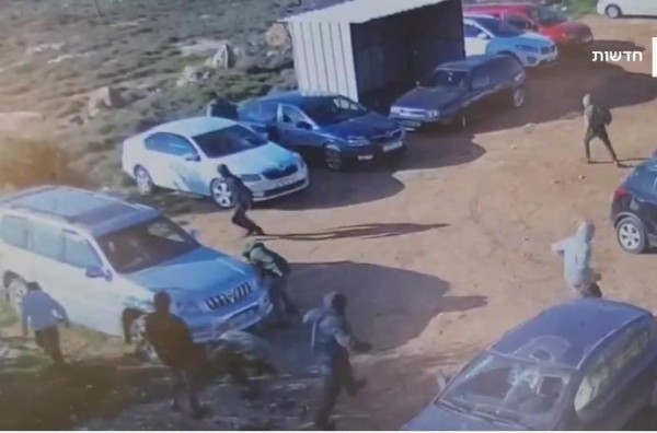 مستوطنون يعتدون على مواطن ويسرقون مبلغًا ماليًا في بيت لحم