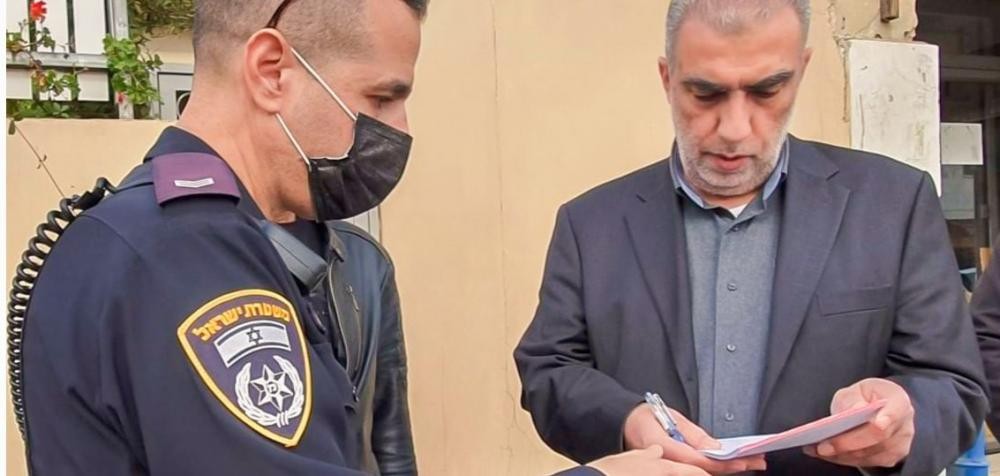 الاحتلال يسلم كمال الخطيب بلاغًا للتحقيق معه