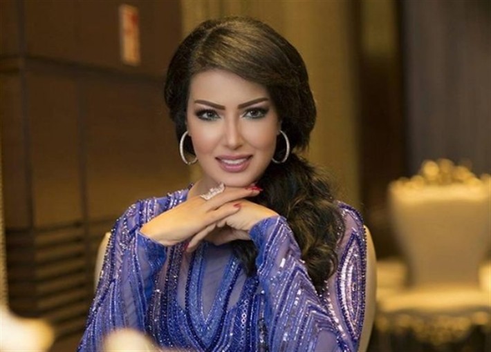 بالفيديو: سمية الخشاب ترقص على مهرجان "بسكوتاية مقرمشة" في دبي