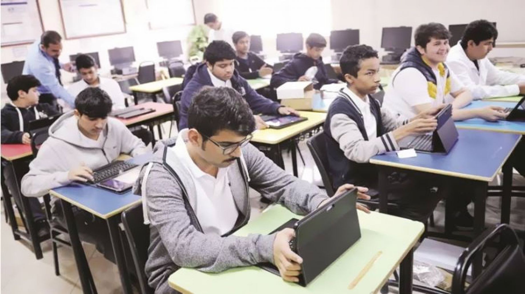 بالصور .. تسريب امتحانات اولى ثانوى 2020 الترم الاول في مصر