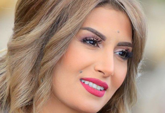 النجمة السورية "رويدا عطية" تتهم  بسرقتها
