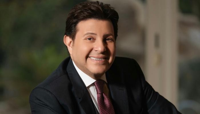 بالفيديو | ضحك هيستيري للفنان المصري  "هاني شاكر" بعد تعليق كارول سماحة على أدائه التمثيلي