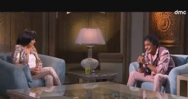 فيديو: "قريبا"... الكينج محمد منير ضيف صاحبة السعادة