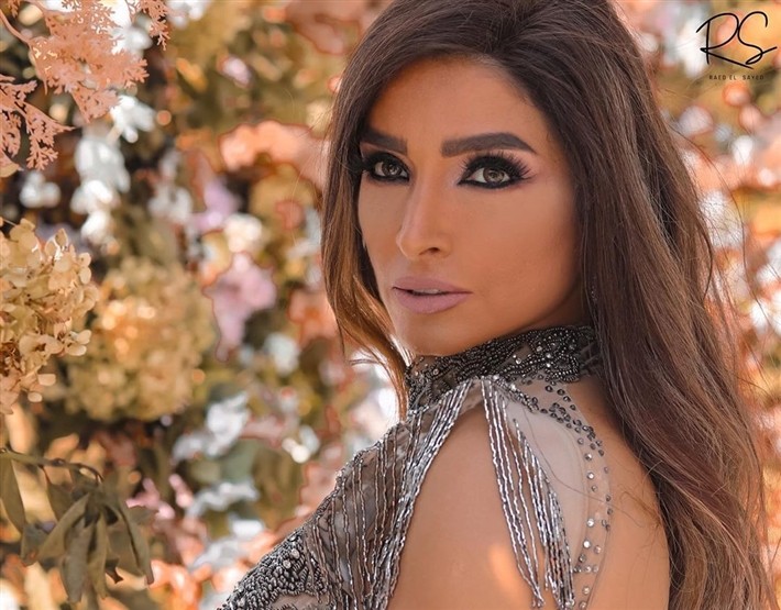 بالفيديو | تمارين رياضية قاسية للفنانة المصرية "روجينا" .. فما السبب