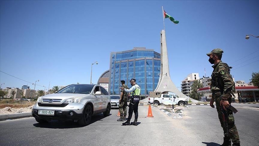 غنام تُقرر فتح كافة القطاعات بمحافظة رام الله والبيرة غدًا الخميس