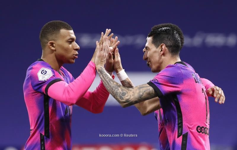 بالصور.. باريس يفترس ليون ويستعيد صدارة الدوري