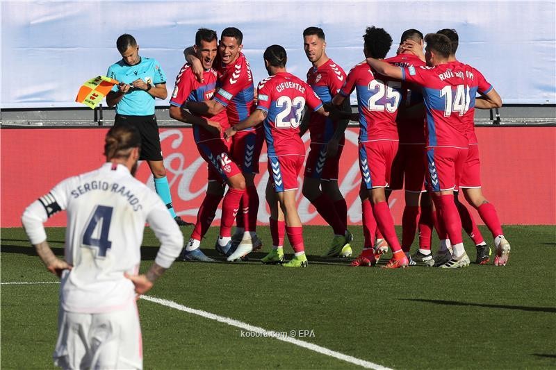 بالصور: بنزيما ينقذ ريال مدريد من فخ إلتشي بفوز قاتل