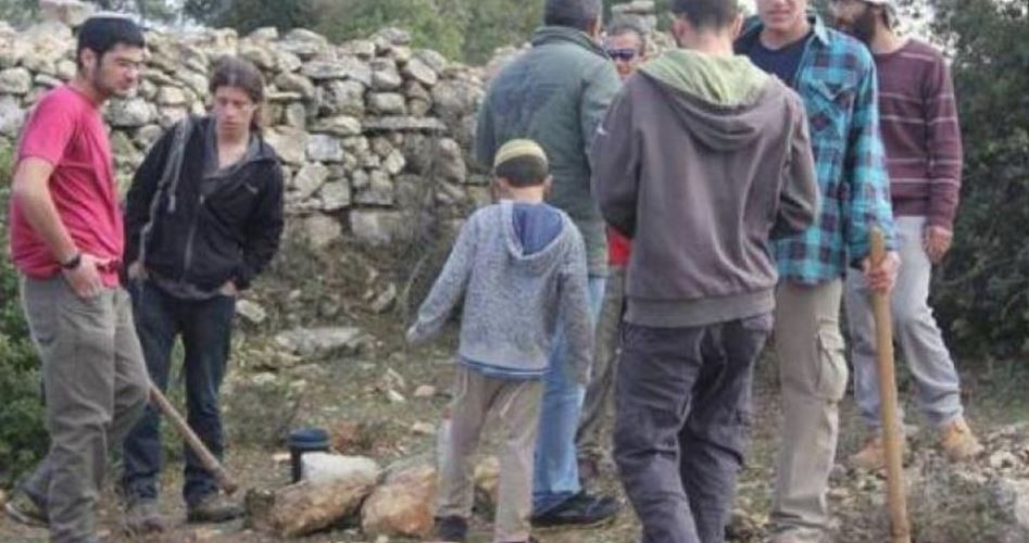 مستوطنون يهاجمون مركبات المواطنين في نابلس