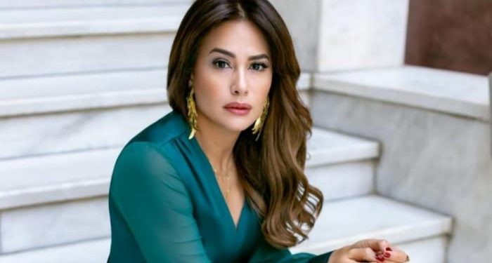 هند صبري تعلن إصابتها بفيروس كورونا