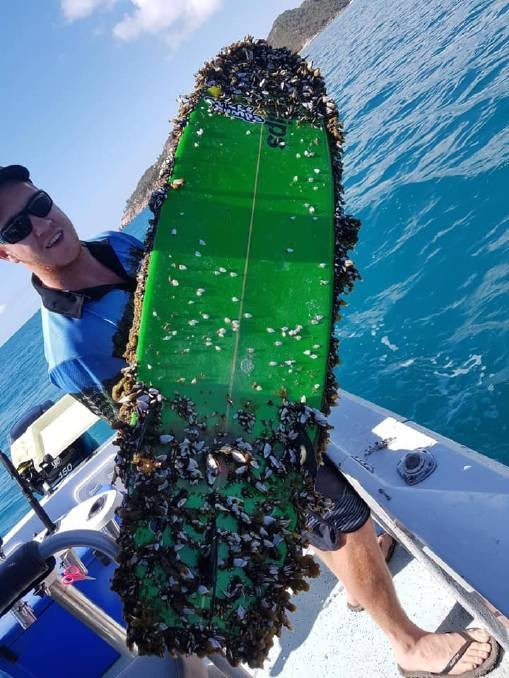 راكب أمواج يعثر على لوح تزلج فقده منذ 4 سنوات فى أستراليا