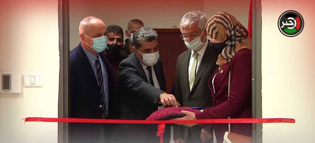 بالفيديو: داخلية رام الله تفتتح مقراً جديداً لإصدار جوازات السفر لغزّة