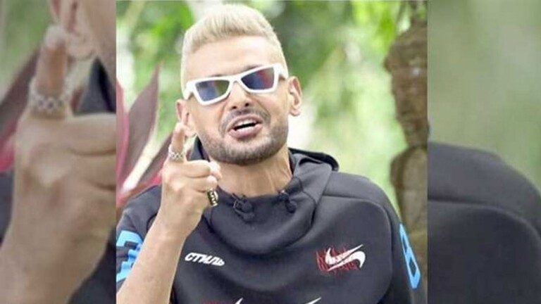 بالفيديو | تداول مشهد يزعم كشف مكان المقالب الجديدة لـ"رامز جلال"