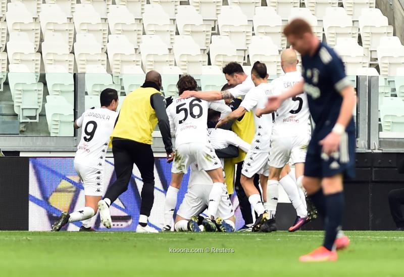 بالصور.. بينفينتو يسقط يوفنتوس ويعقد موقفه في صراع القمة