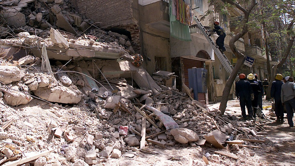 انهيار مبنى سكني بمحافظة الدقهلية يودي بحياة 3 أشخاص