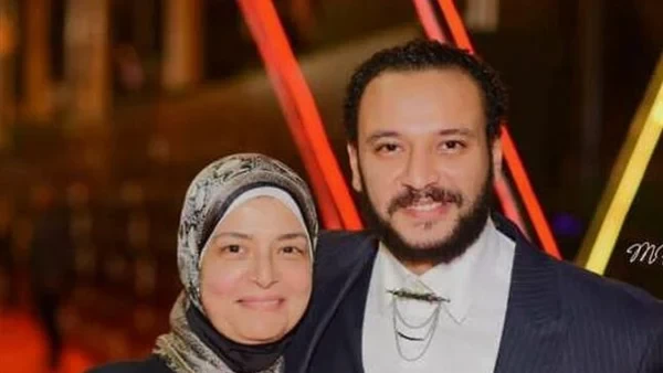 أحمد خالد صالح ينعى والدته.. رحلت عني من كنت أكرم من أجلها
