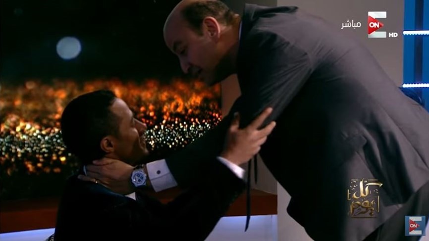 بالفيديو | خلاف عمرو أديب ومحمد رمضان تابع.. الأخير يصفعه بالكف