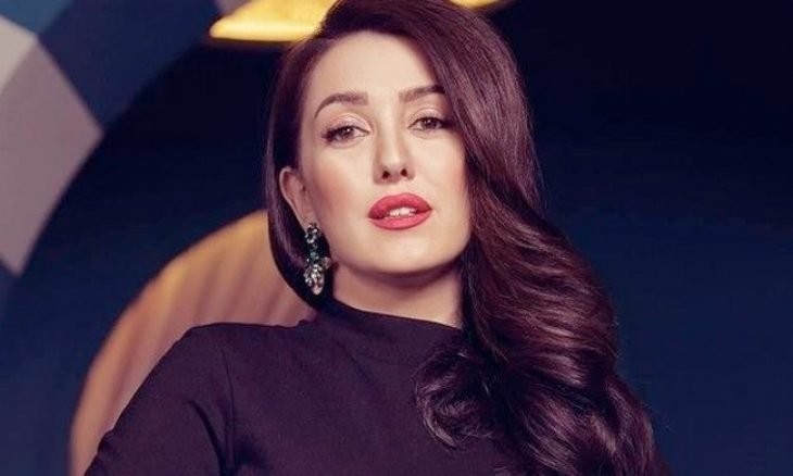 بالفيديو | الممثلة "كندة علوش" تبكي في موكب نقل المومياوات والنجم "محمد رمضان" يتحوّل إلى مومياء