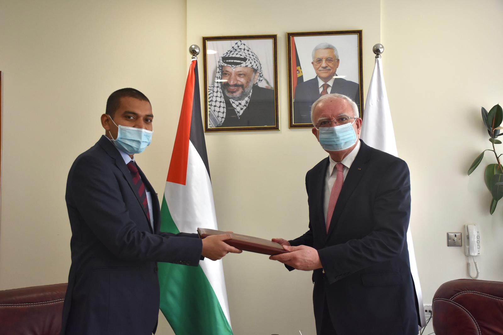 المالكي يتسلم نسخة من أوراق اعتماد ممثل الهند لدى فلسطين