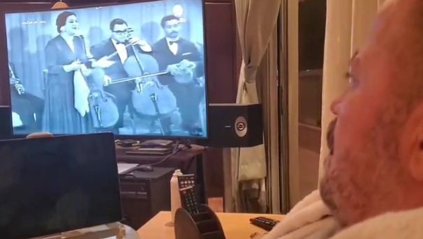 بالفيديو: جورج وسوف يستمع إلى أم كلثوم ويتذكر زمن الفن الجميل