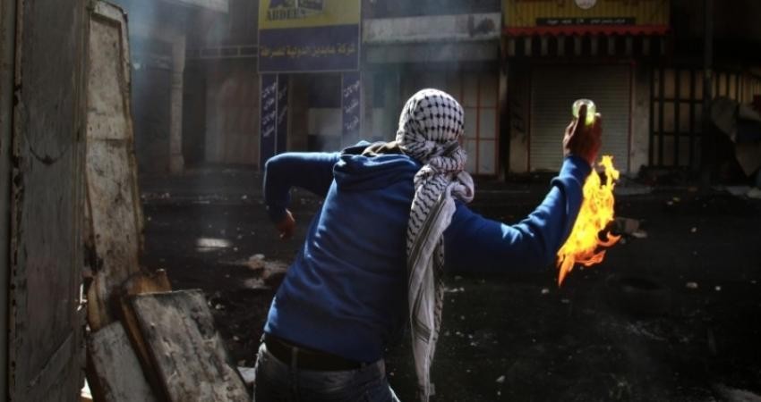 نابلس: قوات الاحتلال تُغلق بلدة حوارة عقب إصابة مستوطنين رشقًا بالحجارة