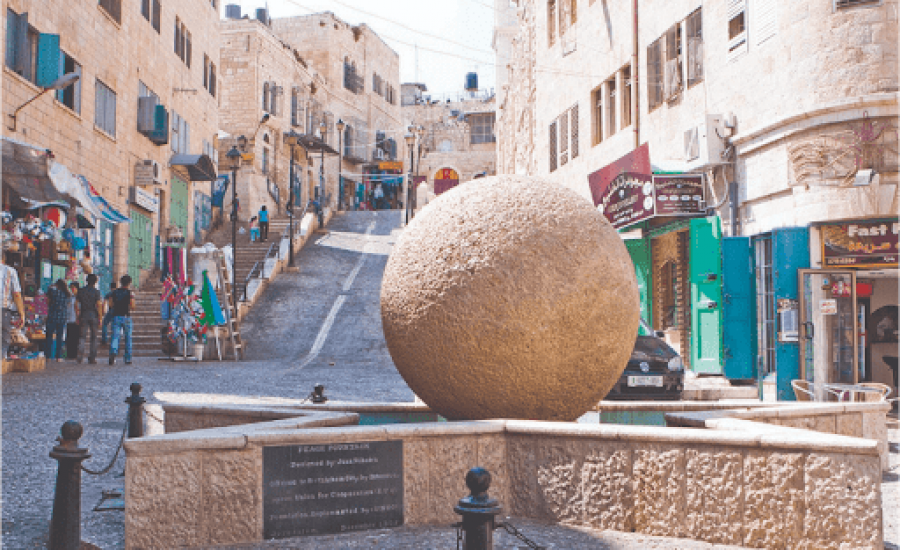 الرئيس: رغم المعاناة والظلم والقمع جراء الاحتلال لأرضنا ومقدساتنا عقدنا العزم على الاحتفال ببيت لحم