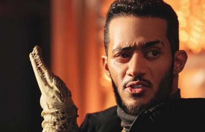 حملة لمقاطعة محمد رمضان بسبب فيديو رمي الأموال في حمام السباحة
