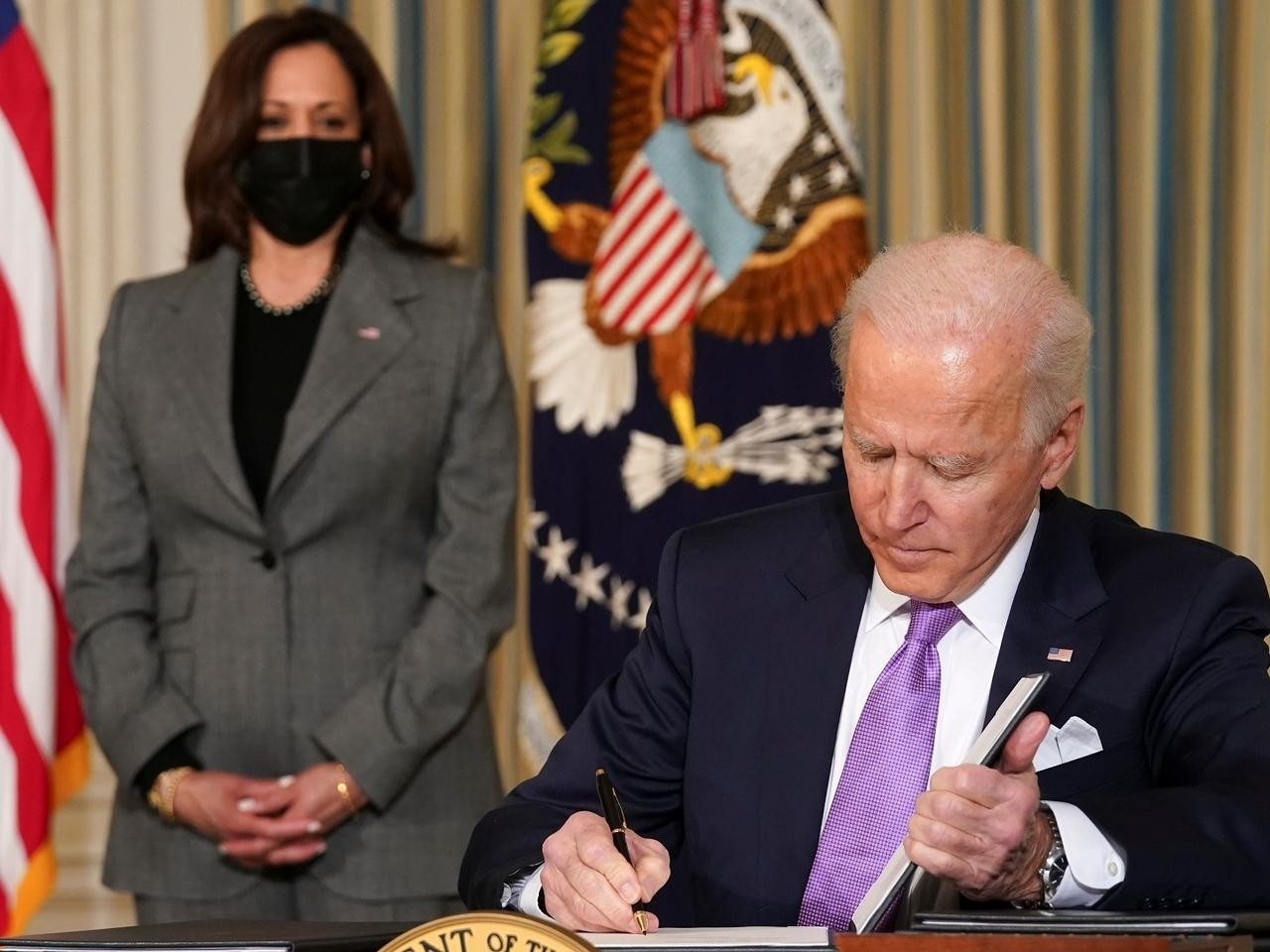 واشنطن توقّع على تقديم مساعدات لأوكرانيا بقيمة 40 مليار دولار