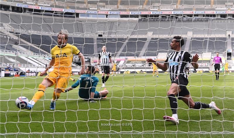 بالصور.. نيوكاسل يفرض التعادل على توتنهام في مباراة مثيرة