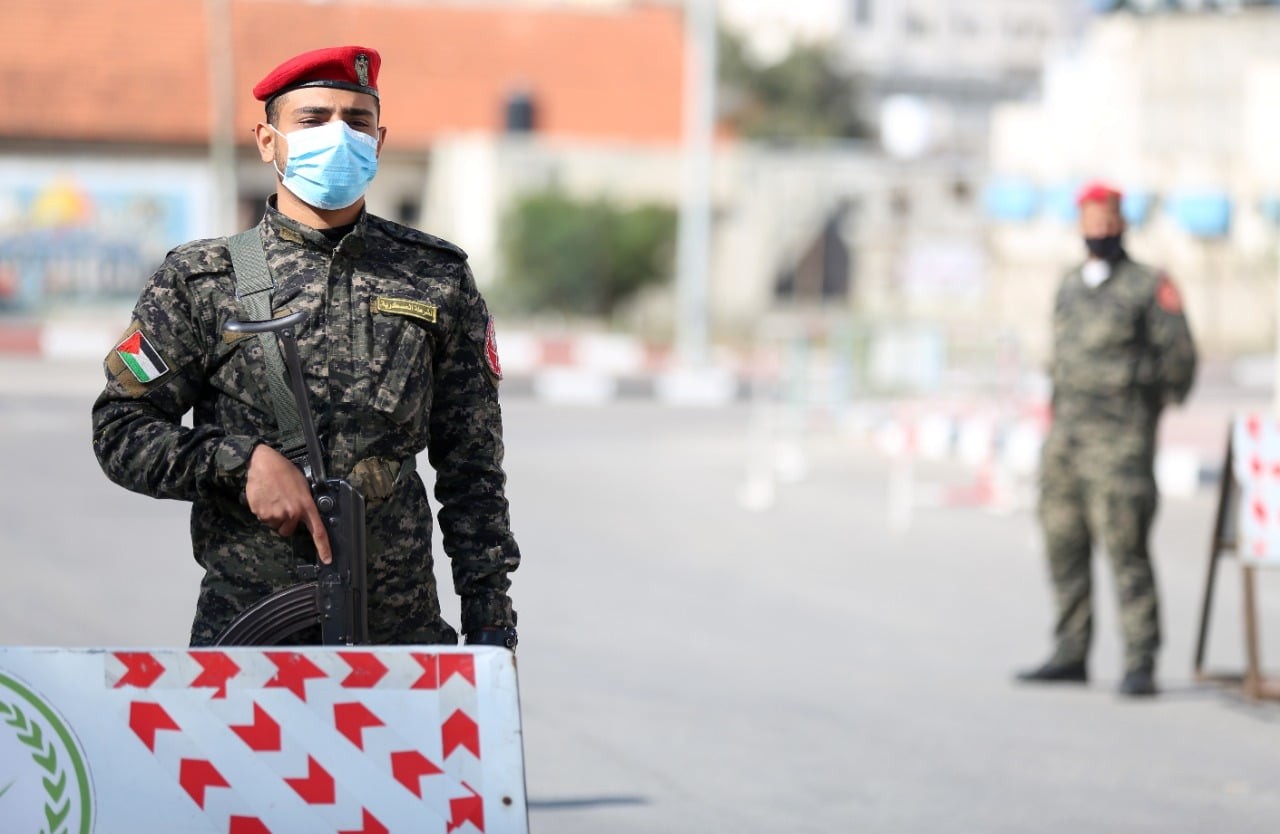 بالصور: بدء سريان الإغلاق الجزئي ومنع حركة المركبات في قطاع غزة