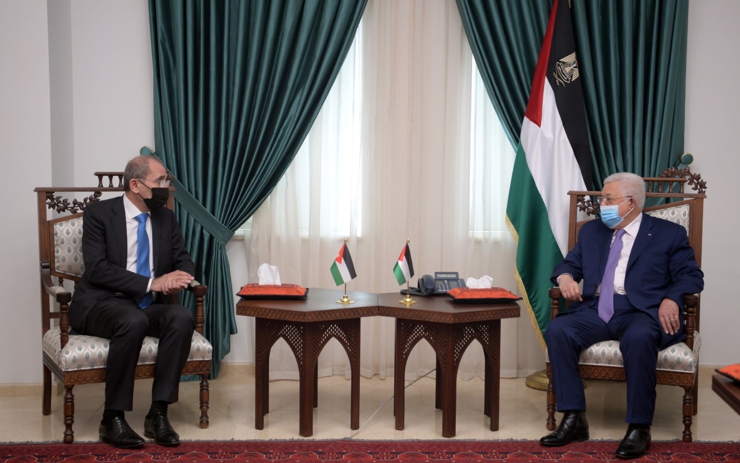 الرئيس يستقبل وزير الخارجية الأردني حاملًا رسالة من الملك عبد الله الثاني