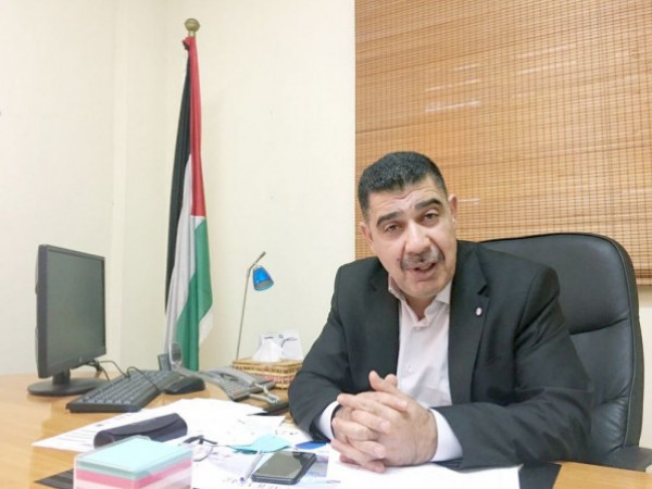 الزق يطلع مدير الصليب الأحمر على آخر مستجدات الأوضاع الصحية والإنسانية بغزة