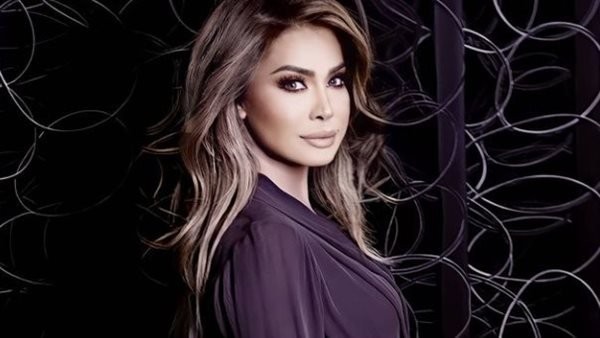 شاهد: نوال الزغبي تتألق بالأسود في أحدث ظهور لها