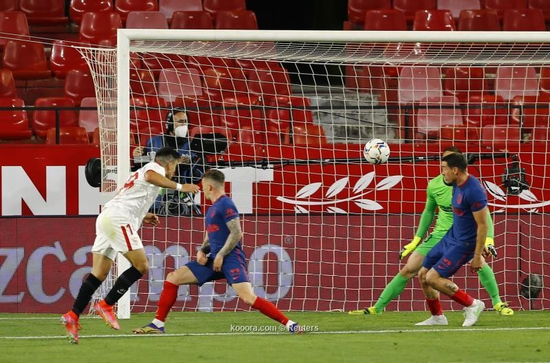 بالصور : إشبيلية يشعل الكلاسيكو بإسقاط أتلتيكو مدريد