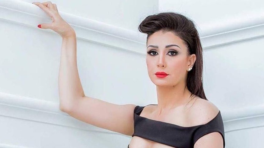 بالفيديو | الممثلة المصرية "غادة عبد الرازق" تدهش متابعيها بلوك جديد